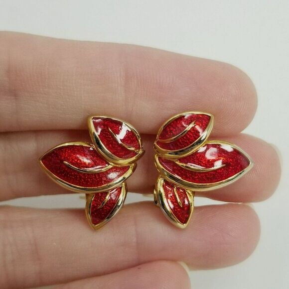 Vintage Red Enamel Leaf Clip On Earrings, Gold Tone Setting, Retro Estate - Picture 6 of 6